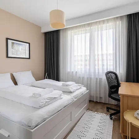 Chestnut Charm شقة