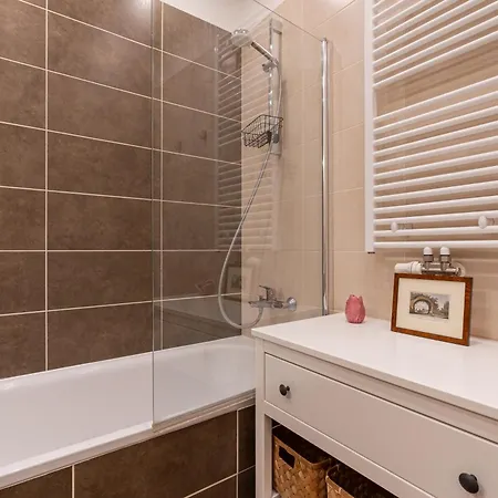 Chestnut Charm بودابست